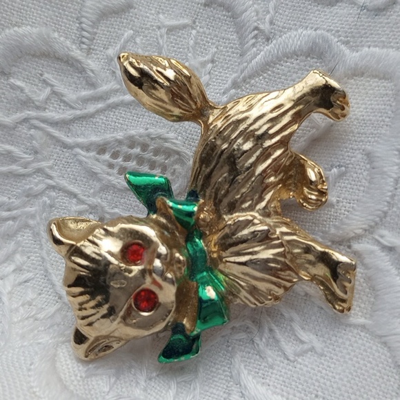 Vintage Christmas Cat w/ greenbow Pin 14k gold Brooch - Picture 2 of 5